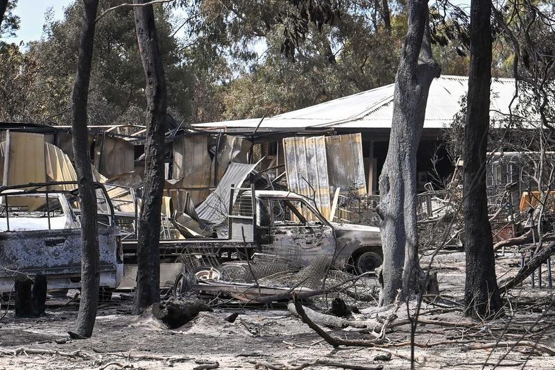 A nearby mayor has spoken of broken hearts and dreams from bushfire destruction in Pomonal. Picture by Justin McManus/AAP PHOTOS