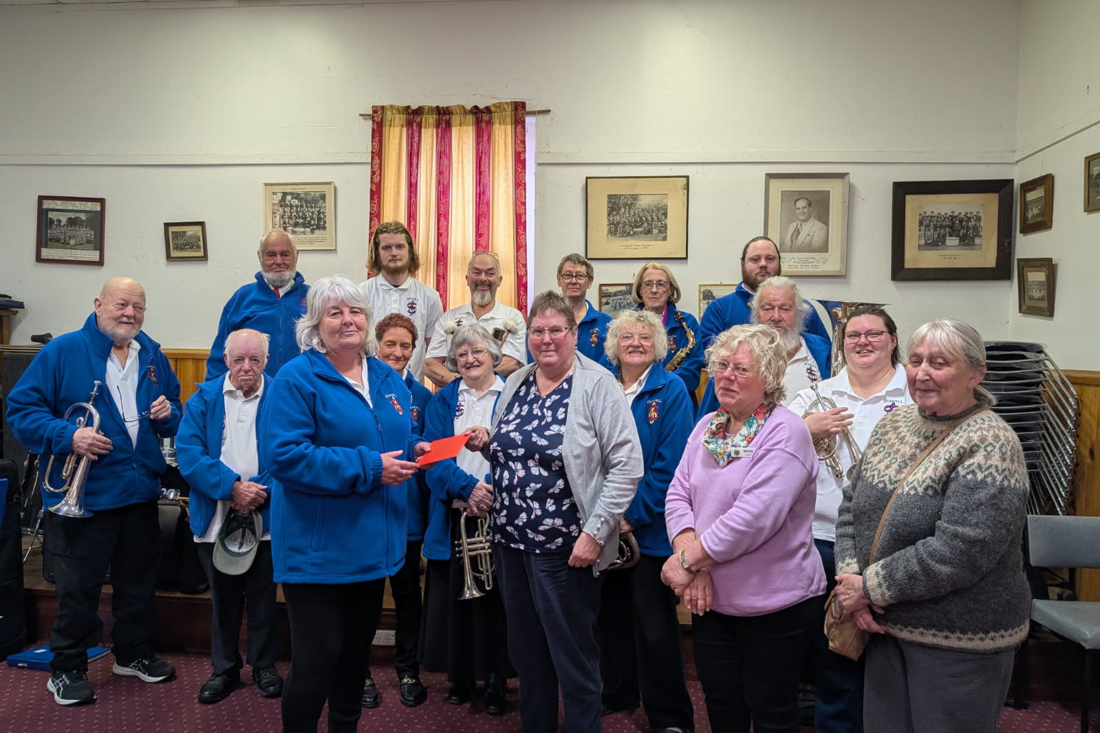 Stawell CWA’s Janet Enright (right) was pleased to deliver the $1,000 donation to Stawell City Brass Band’s President Helen Smith.