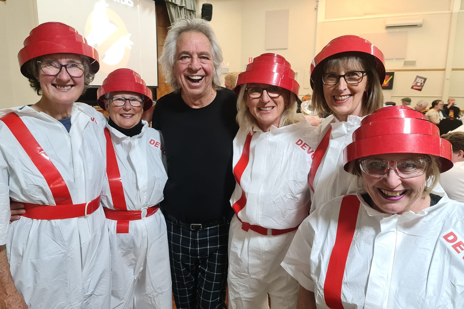 Brian Nankervis and the Devos: Heather Fleming, Jane Gibson, Lisa Heard, Jo Byron and Rose Jackson.