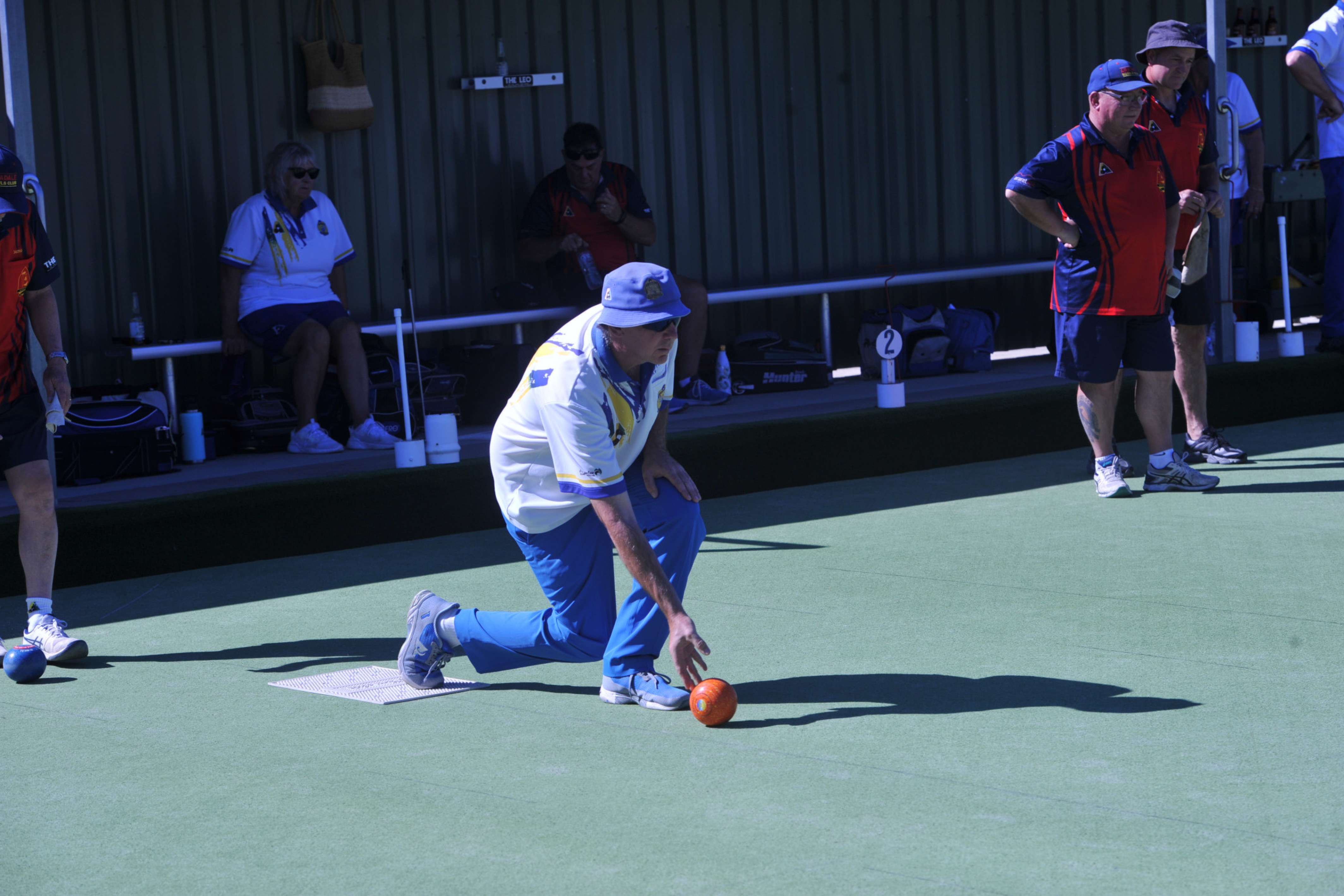 Stawell's Andrew Cray bowls with precision against Aradale.