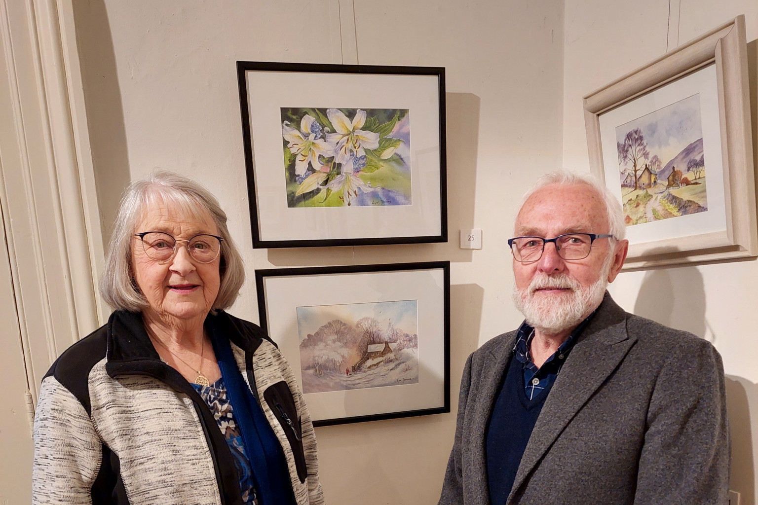 Artist Lyn Thomas with fellow artist Ernie Veszely.
