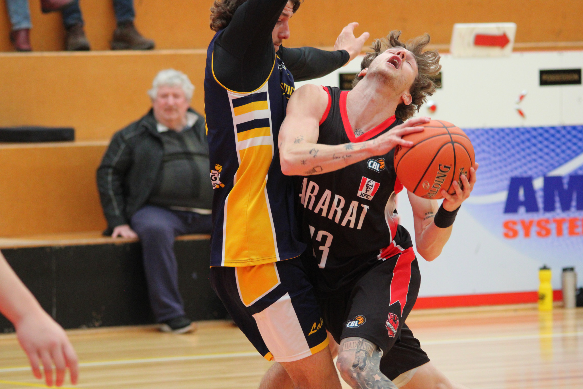 Redbacks Zac Dunmore led the way with 43 points. PHOTO: CHRIS GRAETZ