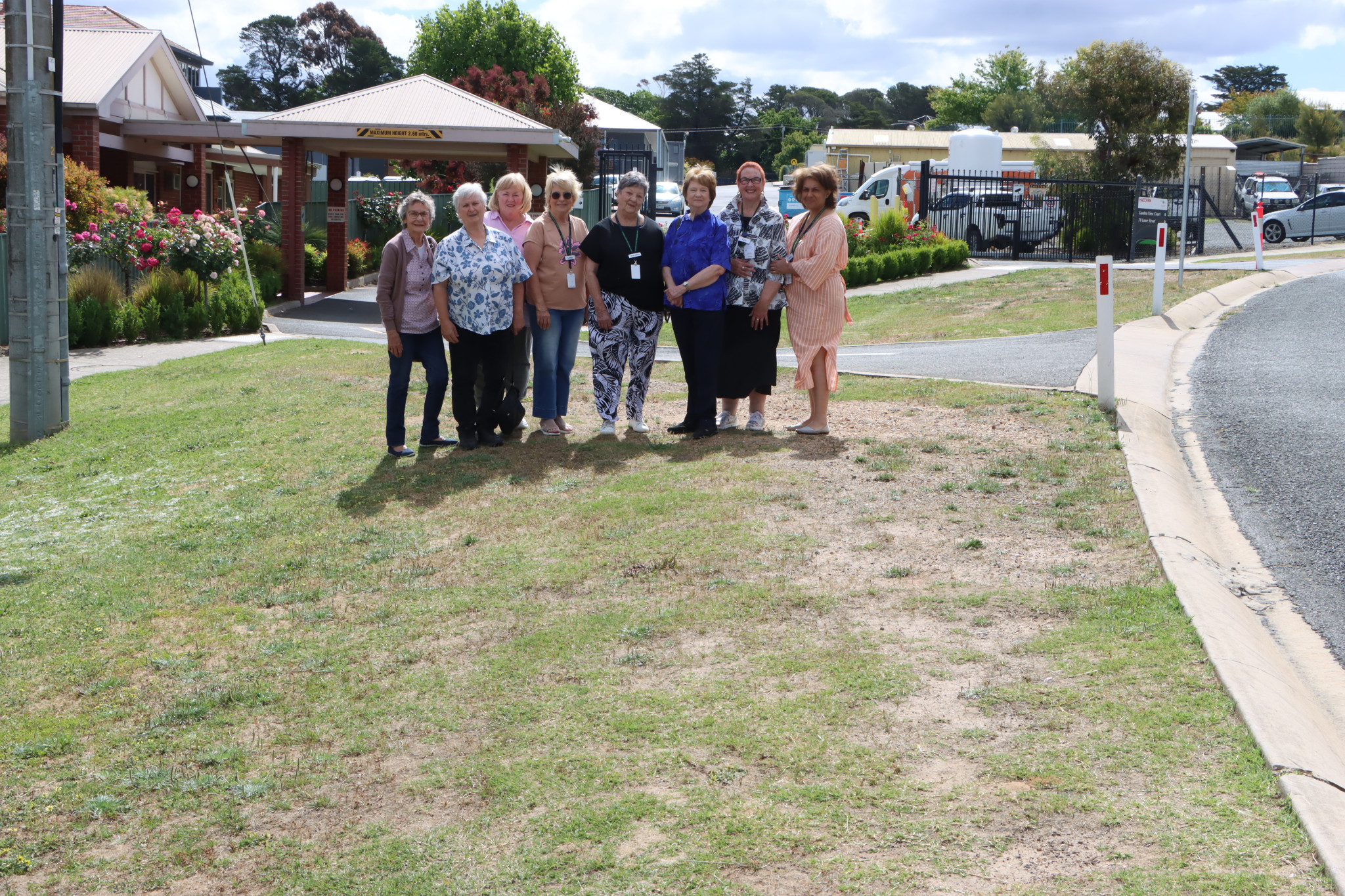 Members of the East Grampians Health Service Residents Support Group met with the Advocate at Garden View Court this week to stress the importance of parking for people visiting elderly residents.