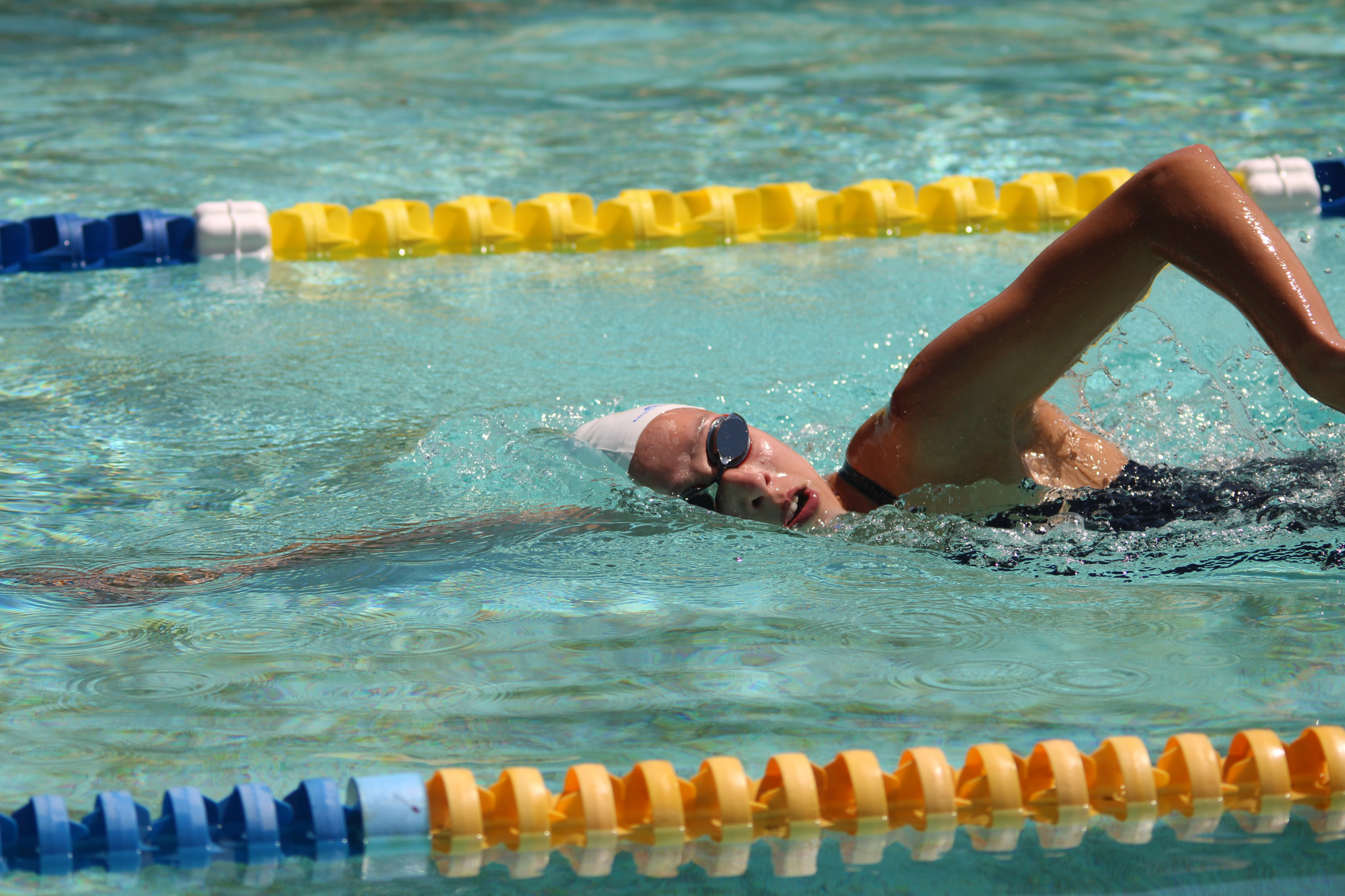 Ararat's Billie Donnan focuses during the 400m freestyle.