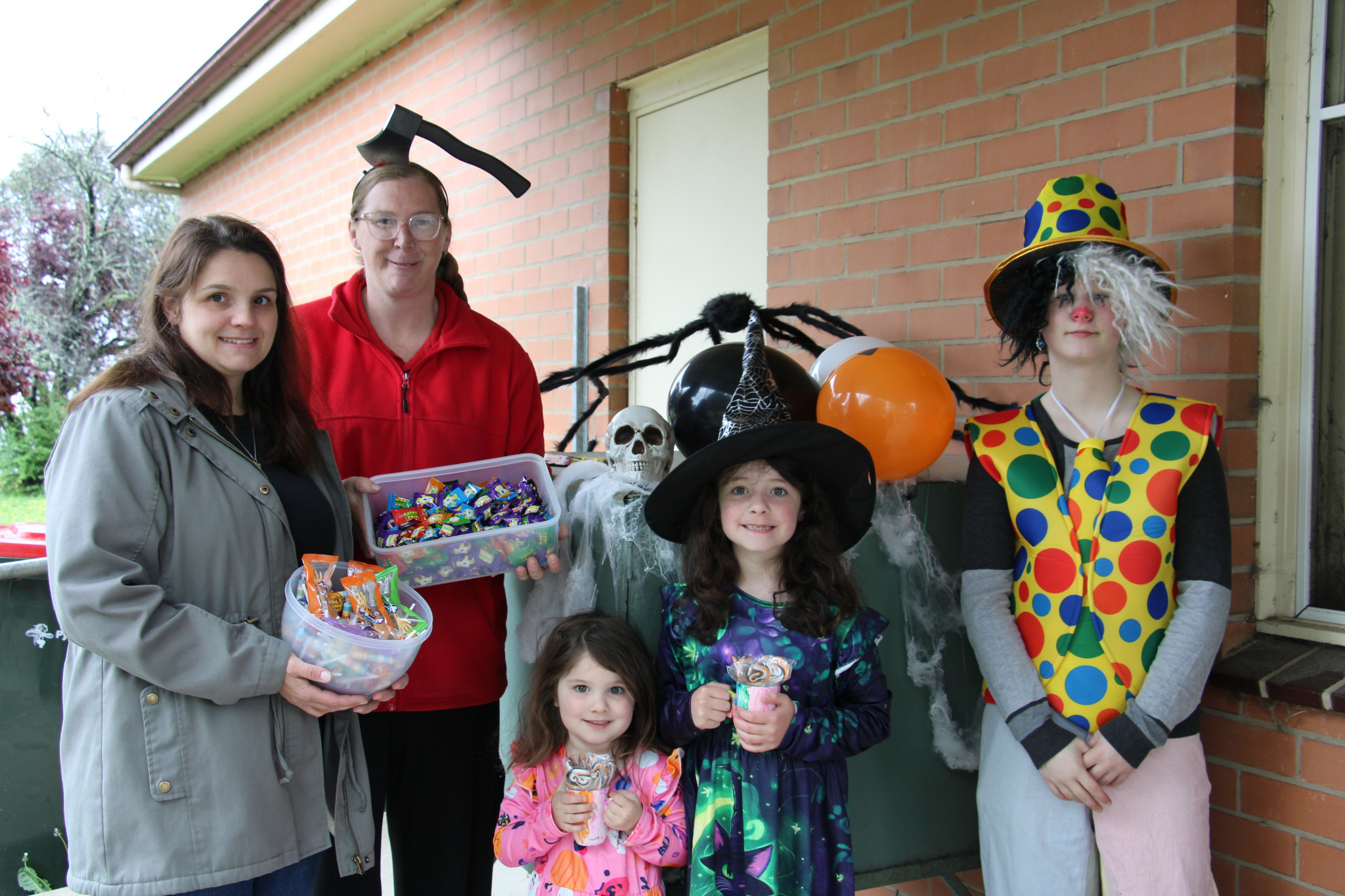 Hayley Marcos and Christine Richards join Ruby, Maddison and Allison in their hunt for lollies this Halloween.
